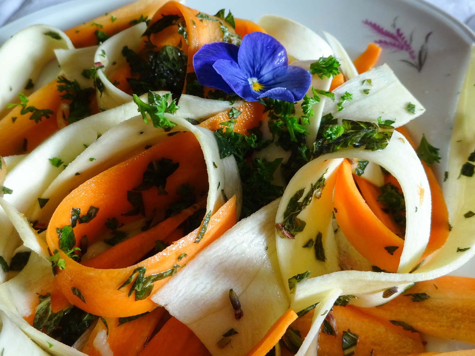 Vegan Valentijnsdiner Vegan valentijnsdiner bestel je bij Krop en Kool. Wij bezorgen jouw vegan valentijnsdiner