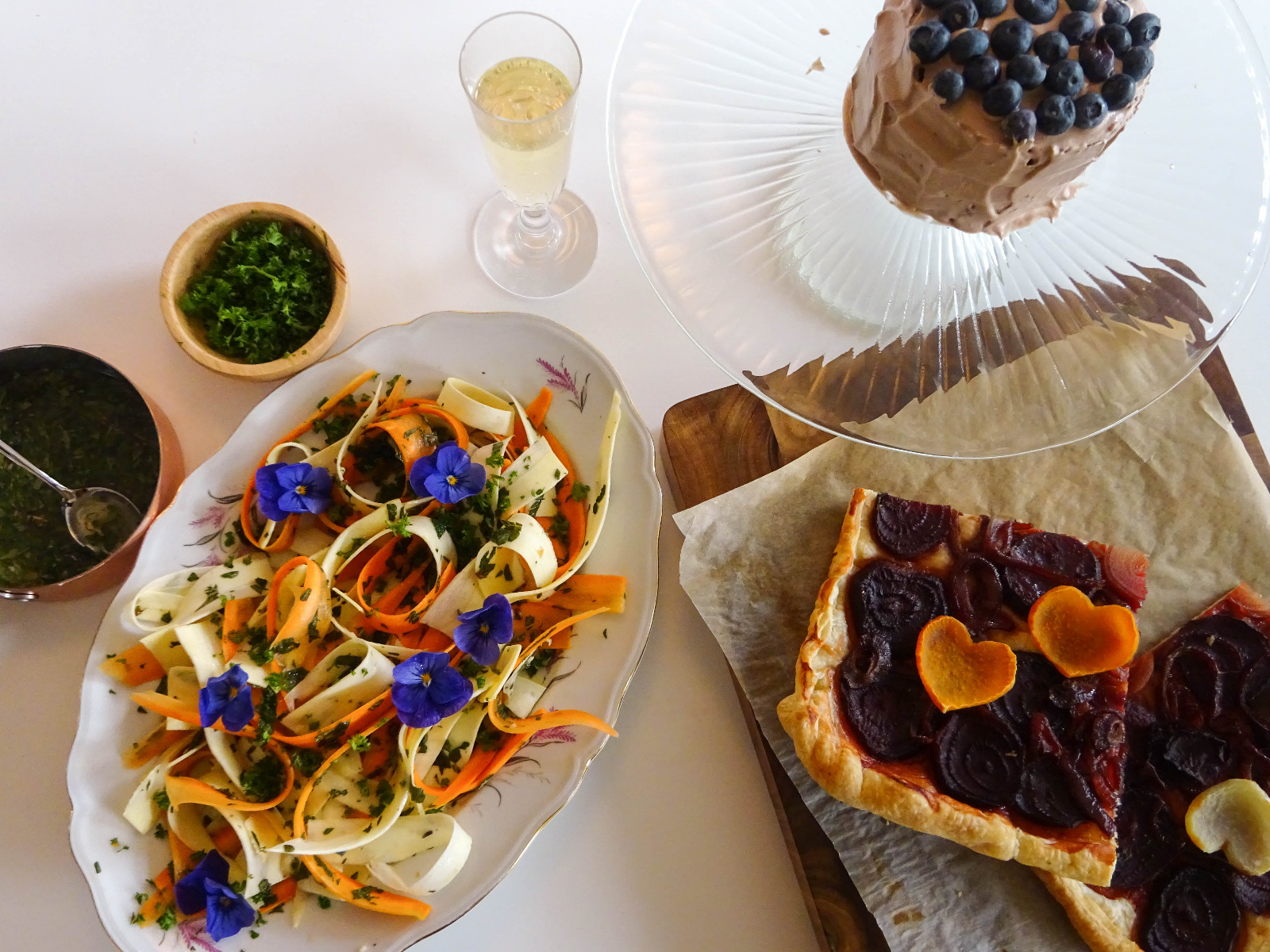 Vegan Valentijnsdiner Vegan valentijnsdiner bestel je bij Krop en Kool. Wij bezorgen jouw vegan valentijnsdiner